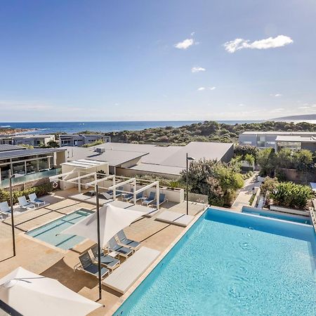 스미스 비치 리조트 얄링업 외부 사진 The pool at the Bayview Hotel