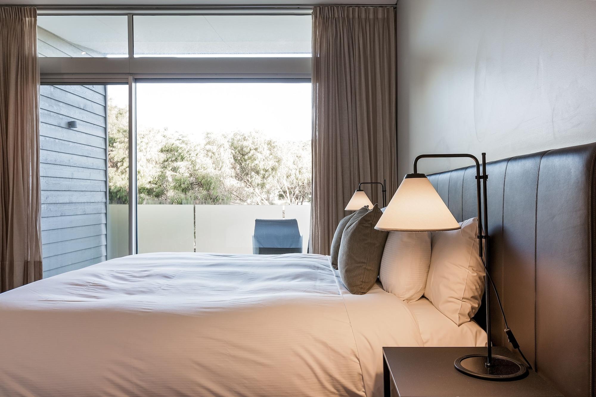 스미스 비치 리조트 얄링업 외부 사진 A bedroom at the Hotel