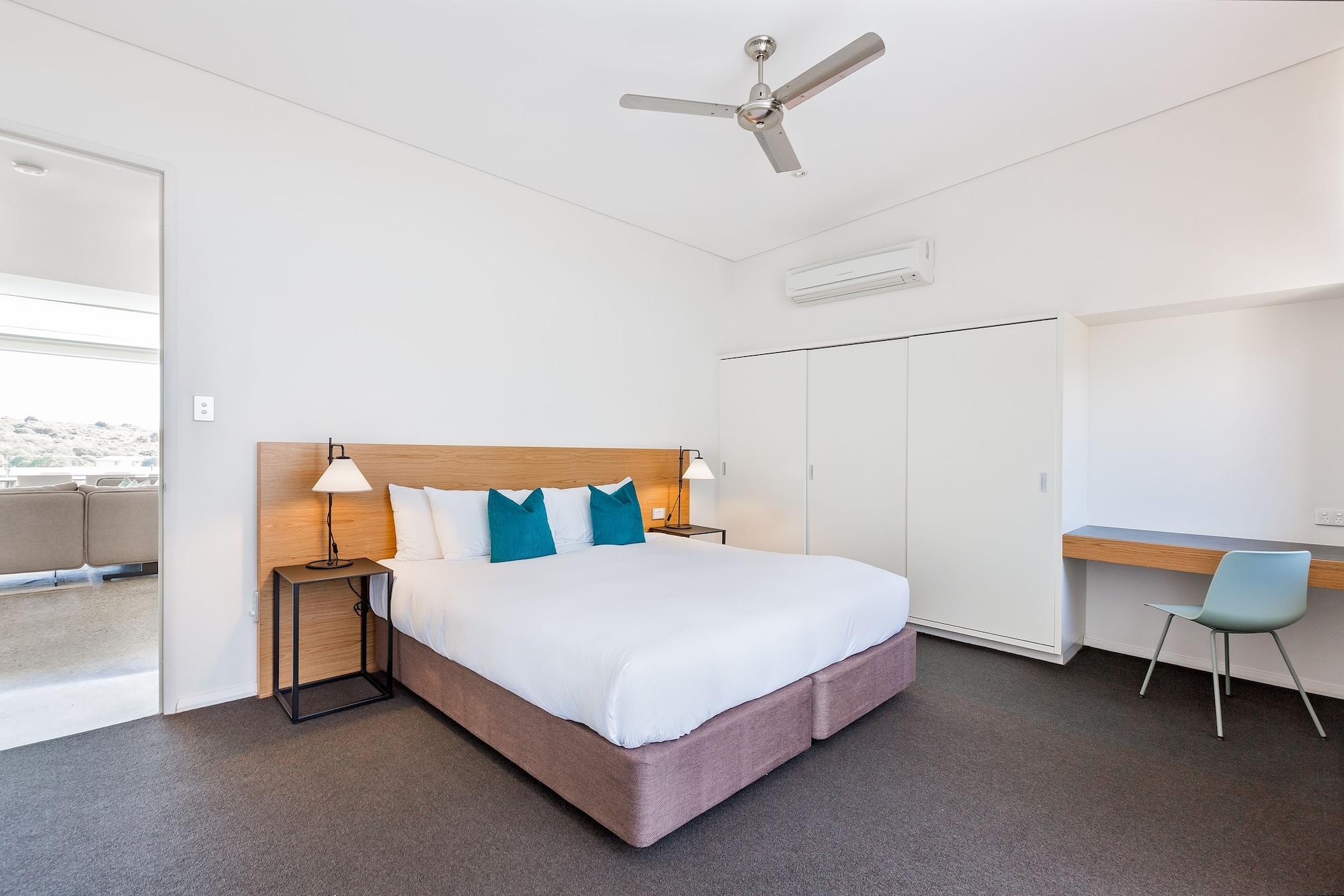 스미스 비치 리조트 얄링업 외부 사진 A bedroom at the hotel