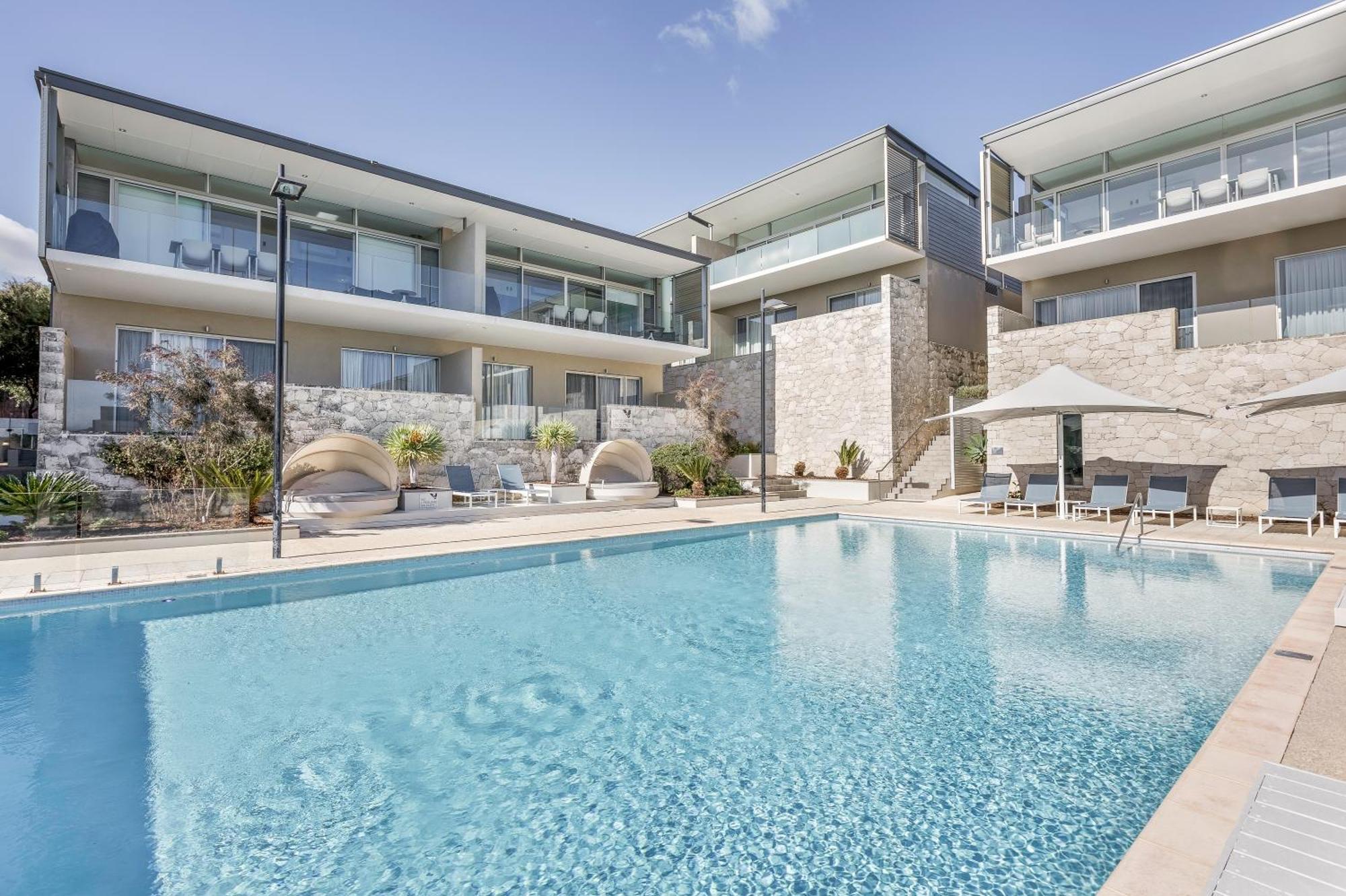 스미스 비치 리조트 얄링업 외부 사진 The pool at the hotel